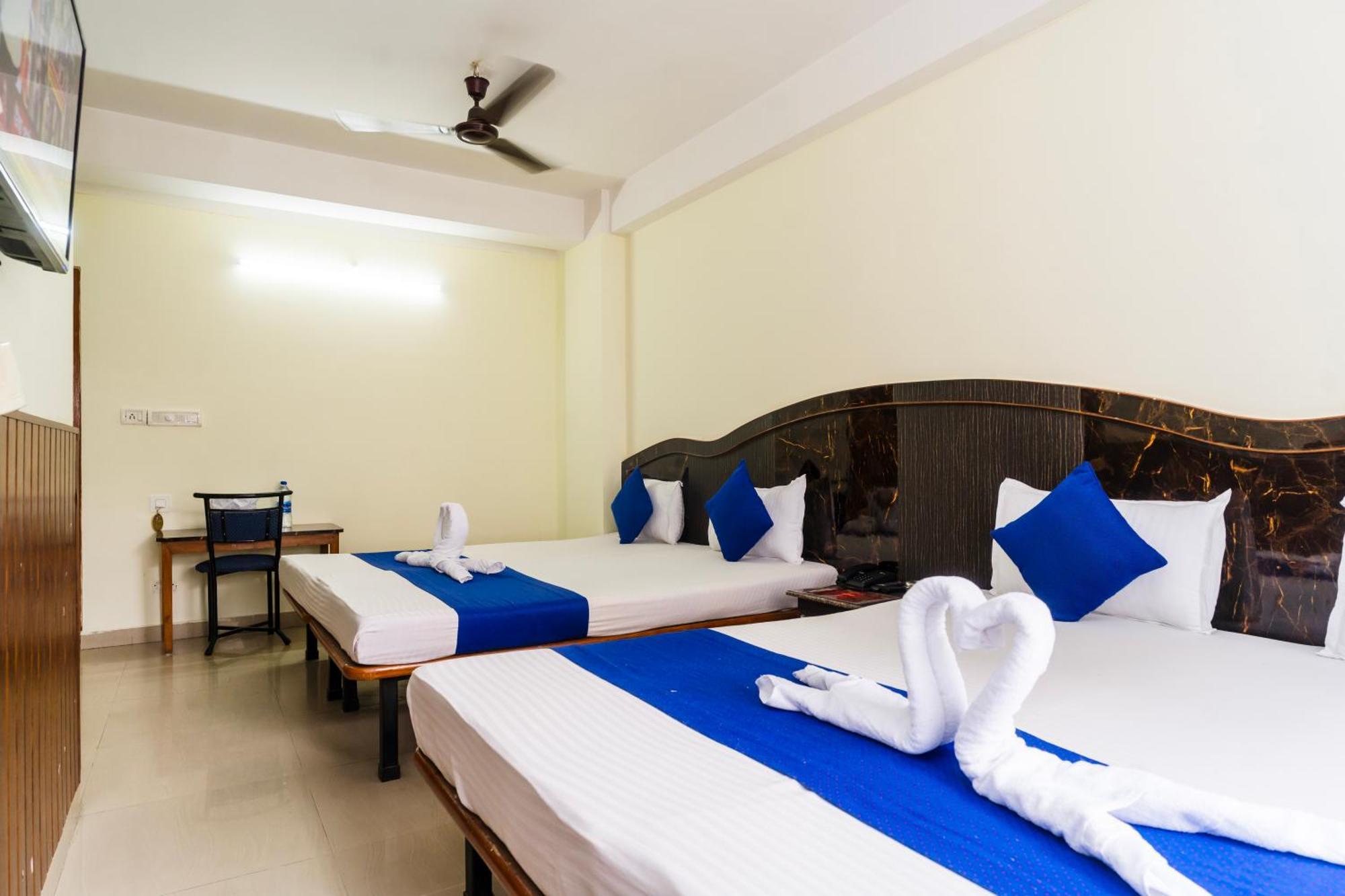 Hotel Niladrii Galaxy Силигури Экстерьер фото