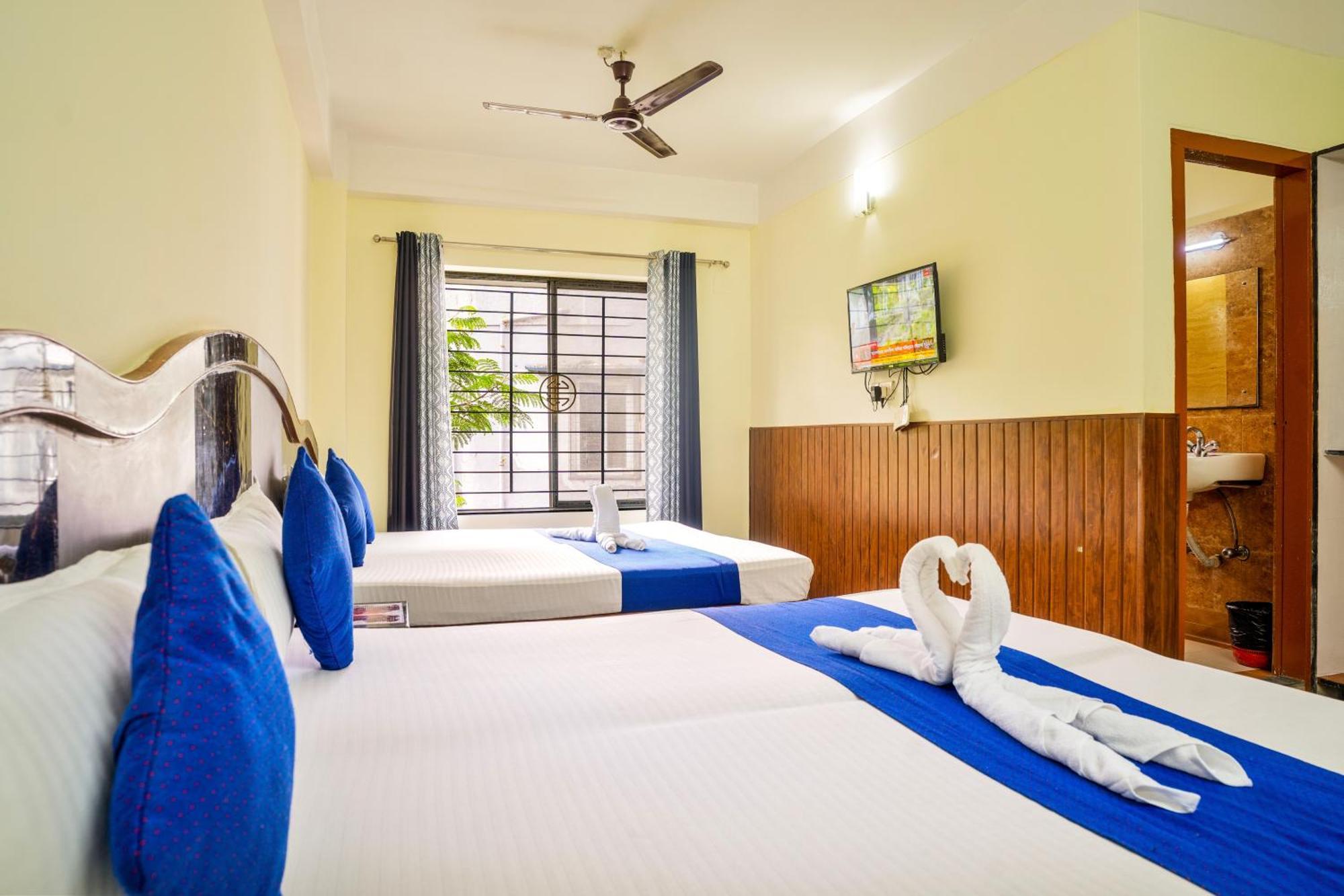 Hotel Niladrii Galaxy Силигури Экстерьер фото