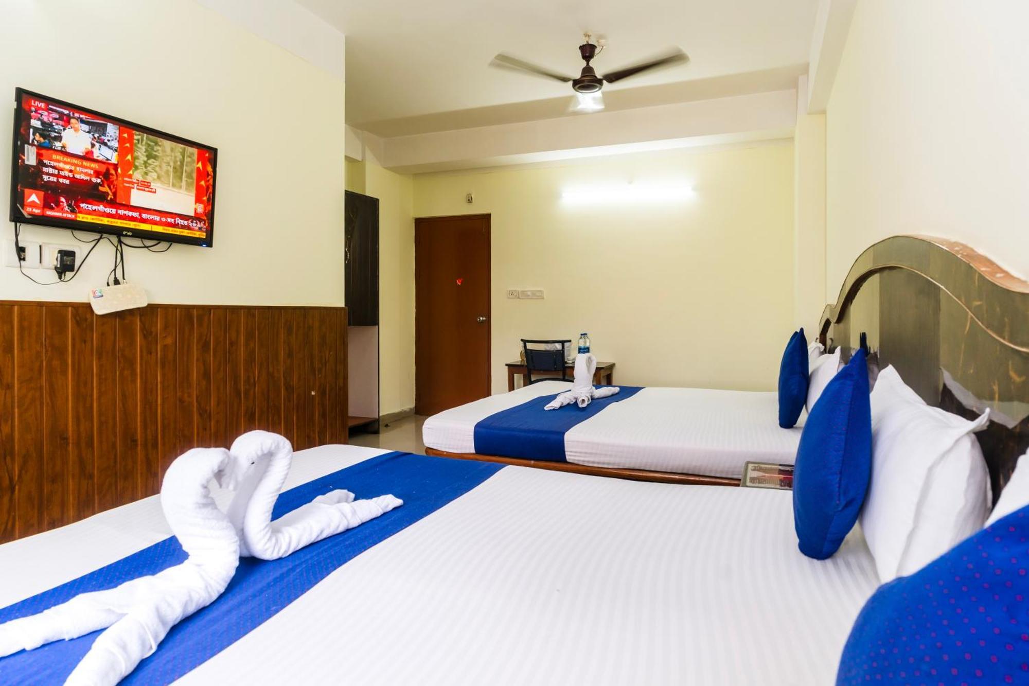 Hotel Niladrii Galaxy Силигури Экстерьер фото